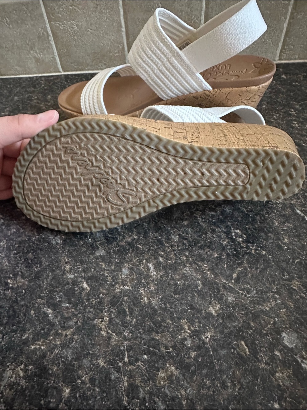 Sketchers Cali Luxe Foam Wedge Sandals - Picture 6 of 9